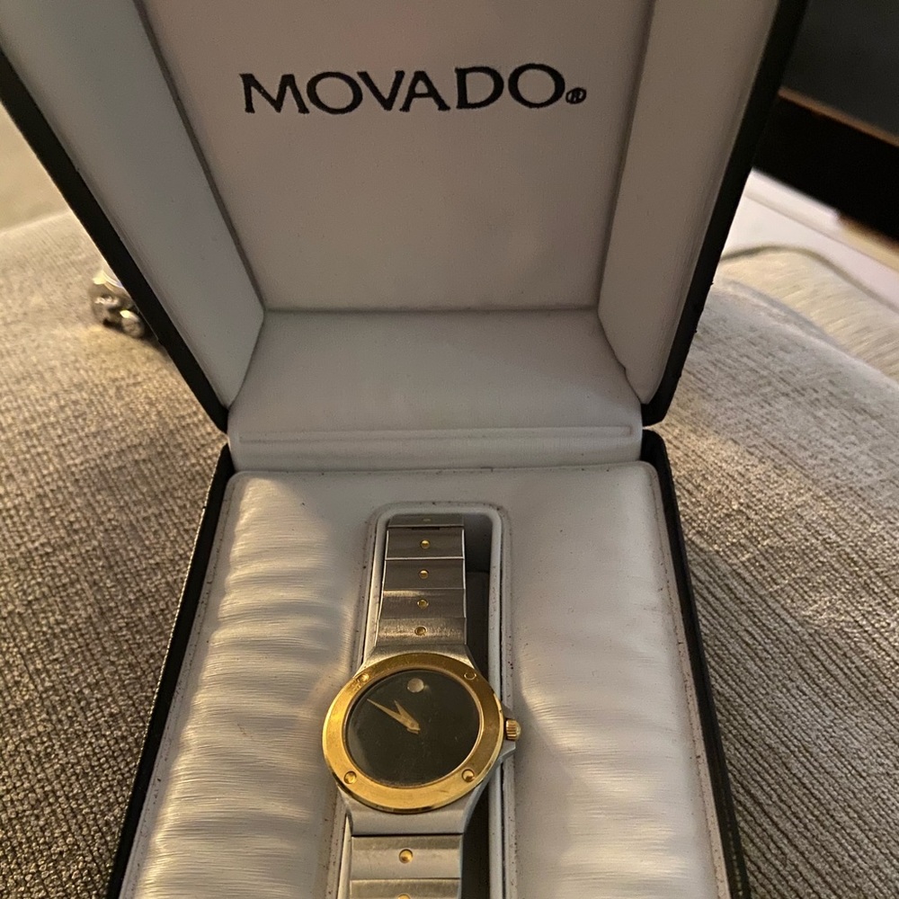 Ladies Movado Watch Model 81.A1.37 18K/Steel